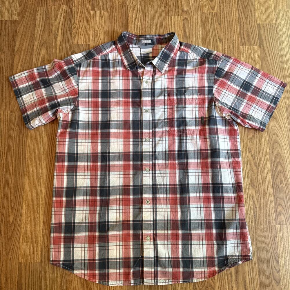 Columbia Plaid Button Up Shirt Size XL Red Short Sleeve Chest Pocket Lightweight